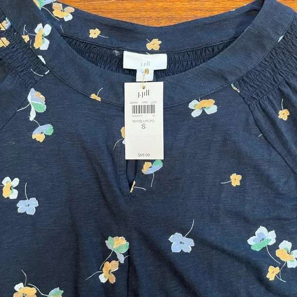 J Jill Sz S Navy Floral Smocked Peasant Blouse CottonTencel Keyhole Neckline - Picture 4 of 7